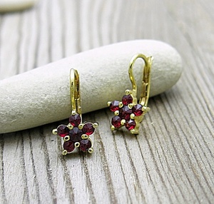 Šperky: Od pravěku k modernímu umění v roce 2024 Šperky: Od pravěku k modernímu umění v roce 2024