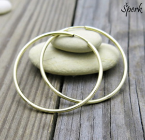 Kouzlení s náušnicemi kruhy