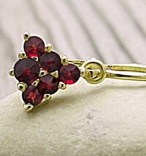 Český granát: Šperky od tradičních českých zlatníků Český granát: Šperky od tradičních českých zlatníků