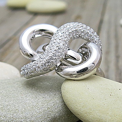 Velký stříbrný prsten se zirkony Velký stříbrný prsten se zirkony