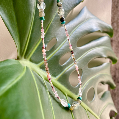 Náhrdelník ~ turmalín a prehnit  Náhrdelník ~ turmalín a prehnit