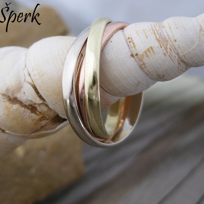 Zlatý prsten kombinovaný – bílé, žluté a růžové zlato