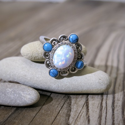 Zdobený prsten ~ tyrkys a syntetický opál Zdobený prsten ~ tyrkys a syntetický opál