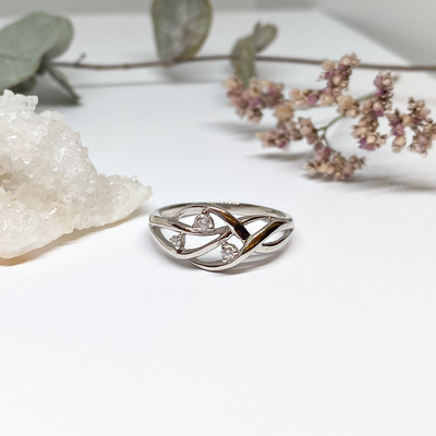 Stříbrný prsten se zirkony Stříbrný prsten se zirkony