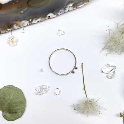 Prstýnek - Kroužek s kuličkami Prstýnek - Kroužek s kuličkami