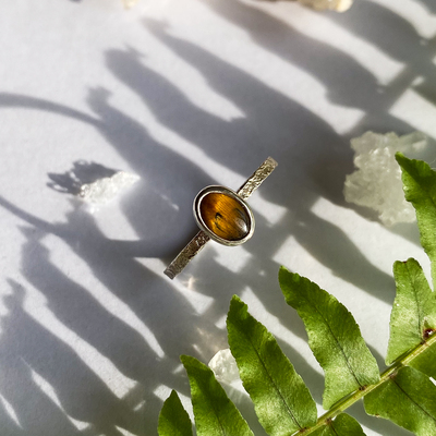 Stříbrný tepaný prsten ~ tygří oko Stříbrný tepaný prsten ~ tygří oko