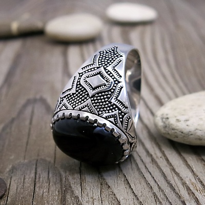 Prsten ze stříbra s onyxem Prsten ze stříbra s onyxem