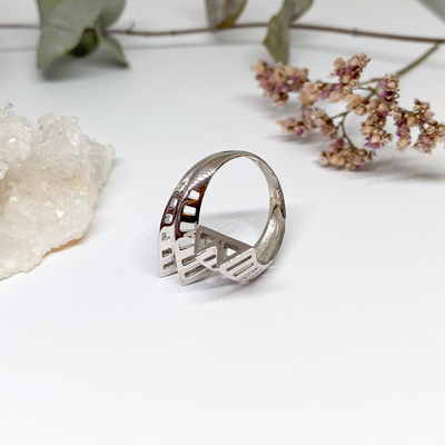 Stříbrný prsten ~ dutý trojúhelník Stříbrný prsten ~ dutý trojúhelník