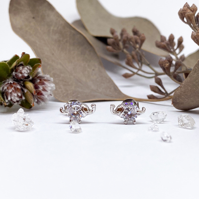 Stříbrné náušnice - sloni se zirkonem Stříbrné náušnice - sloni se zirkonem