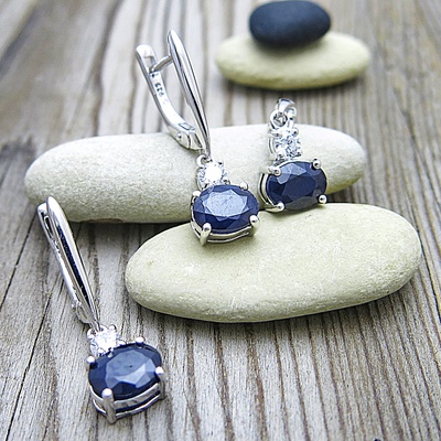 Souprava se safírem a zirkony ~ stříbro  Souprava se safírem a zirkony ~ stříbro