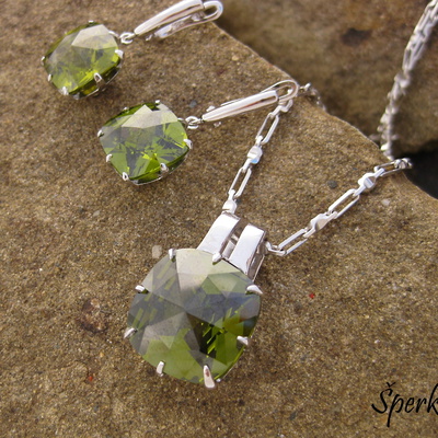 Stříbrná sada zelených šperků