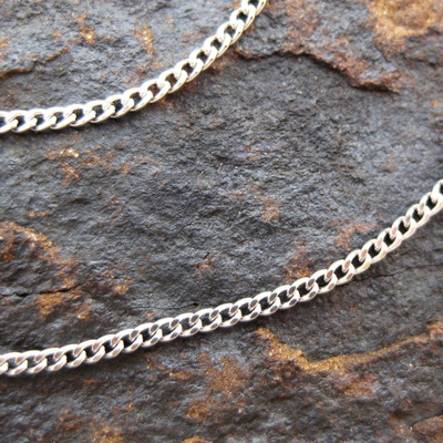 Stříbrný řetízek .....