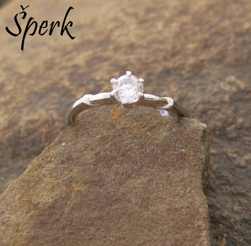 Prsten se zirkonem ~ stříbro  1