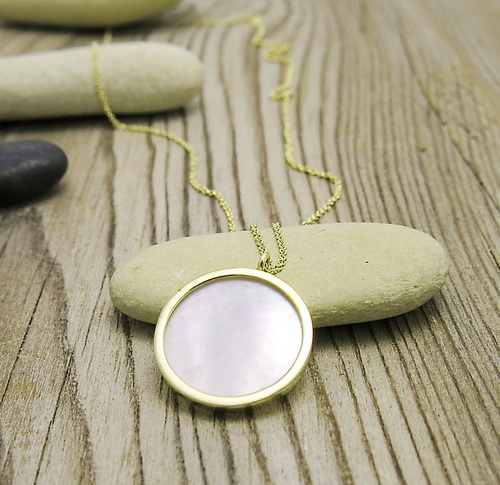 Zlatý náhrdelník s perletí 1