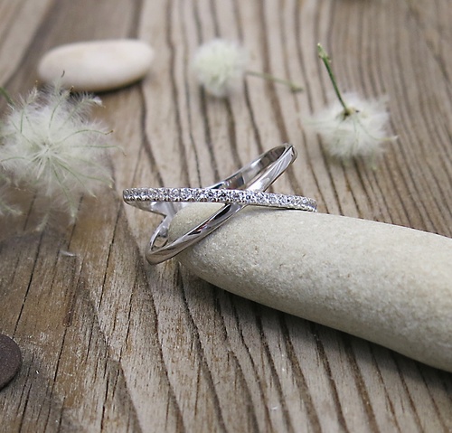 Prsten se zirkony ~ bílé zlato  1