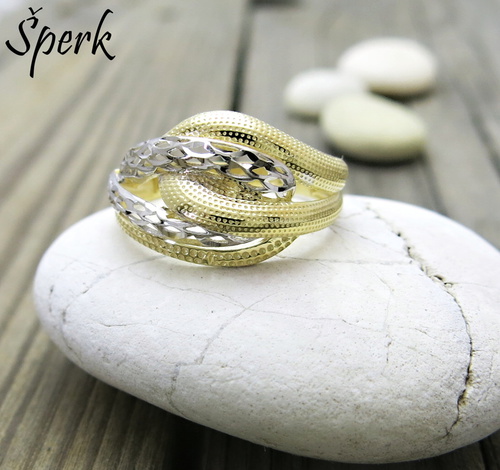 Zlatý prsten ze žlutého a bílého zlata 1