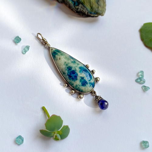 Přívěs ~ Zelený Sodalit + Afganit UV s kapkou Safíru 1