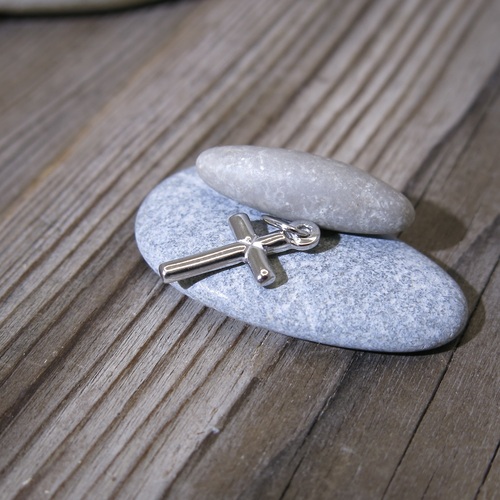 Stříbrný přívěs ~ křížek 1