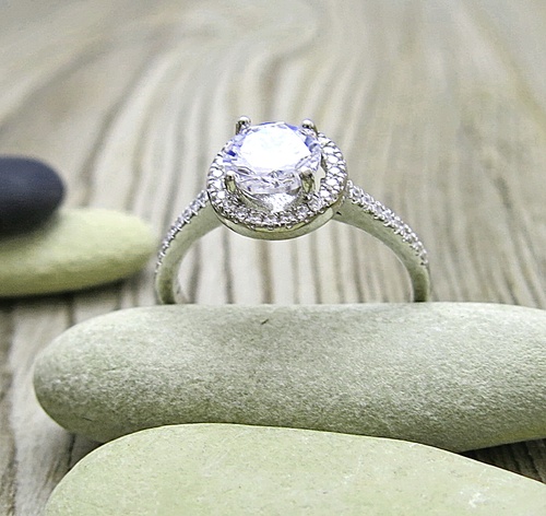 Stříbrný prsten se zirkony  1