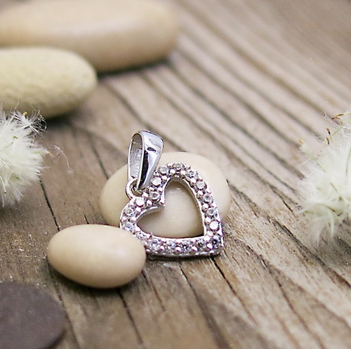 Srdce přívěsek ~ bílé zlato a zirkony  1