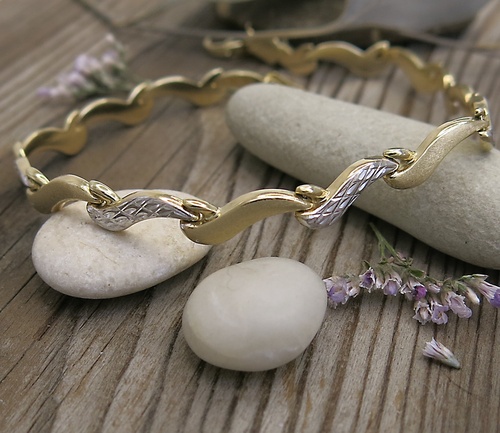 Elegantní zlatý náramek ~ bílé a žluté zlato 1