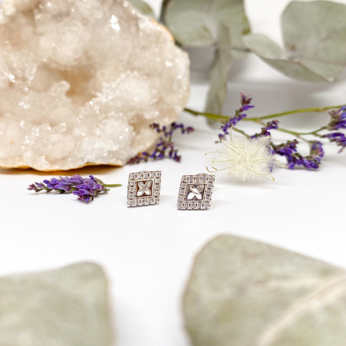Stříbrné náušnice - kosočtverce se zirkony Stříbrné náušnice - kosočtverce se zirkony 1