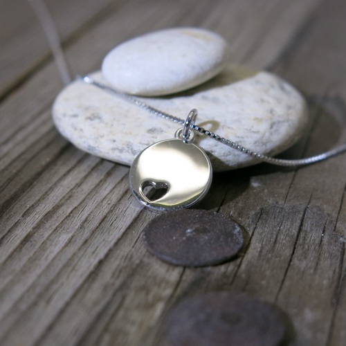 Stříbrný náhrdelník ~ placička se srdíčkem Stříbrný náhrdelník ~ placička se srdíčkem 1