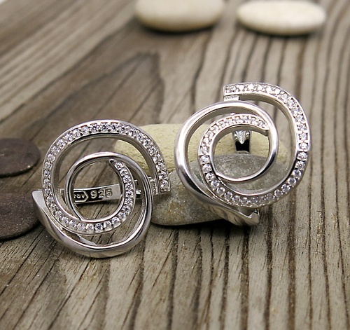 Výrazné stříbrné náušnice se zirkony Výrazné stříbrné náušnice se zirkony 1