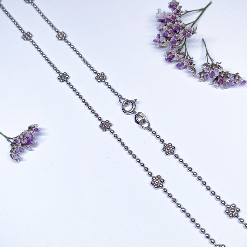 Stříbrný řetízek kuličky s kytičkami Stříbrný řetízek kuličky s kytičkami 1