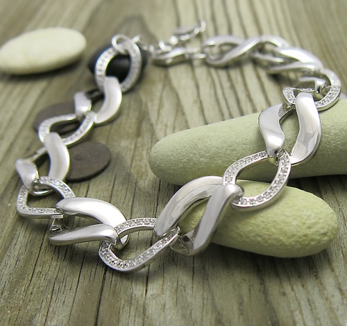 Elegantní stříbrný náramek se zirkony Elegantní stříbrný náramek se zirkony 1