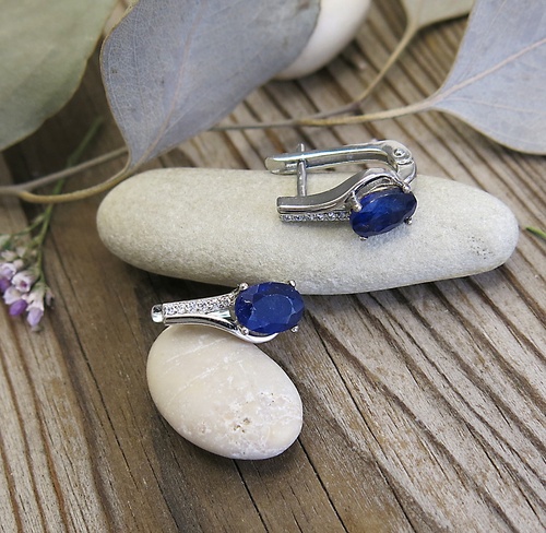 Náušnice se safírem a zirkony ~ stříbro  Náušnice se safírem a zirkony ~ stříbro  1