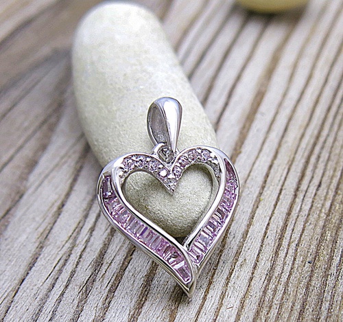 Růžové stříbrné srdíčko Růžové stříbrné srdíčko 1