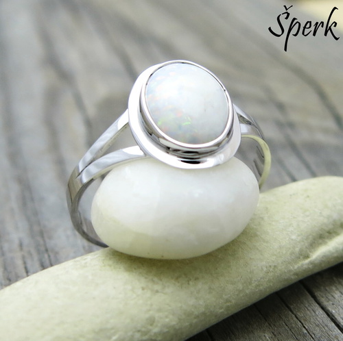 Prsten – bílé zlato s opálem 1