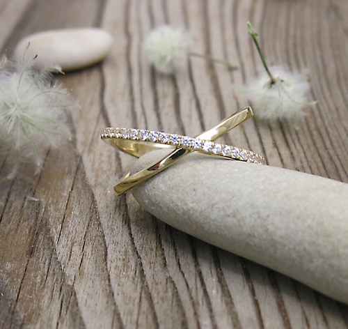 Prsten se zirkony ~ žluté zlato 1