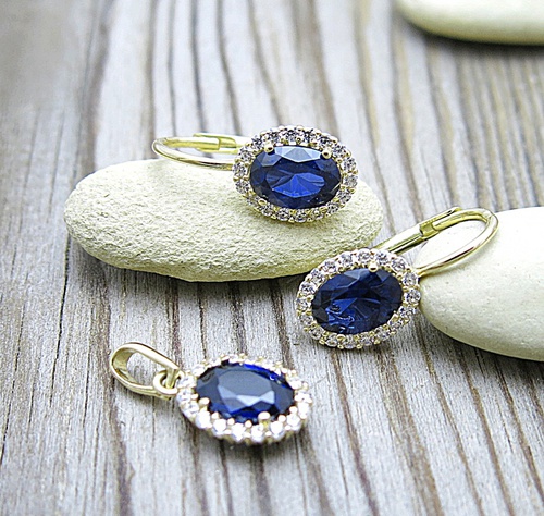 Souprava šperků ze žlutého zlata – modrá a bílá Souprava šperků ze žlutého zlata – modrá a bílá 1