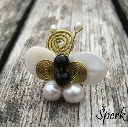 Perleťový prsten s perlami 1