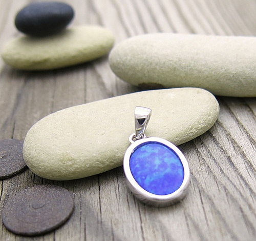 Stříbrný přívěsek s opálem 1