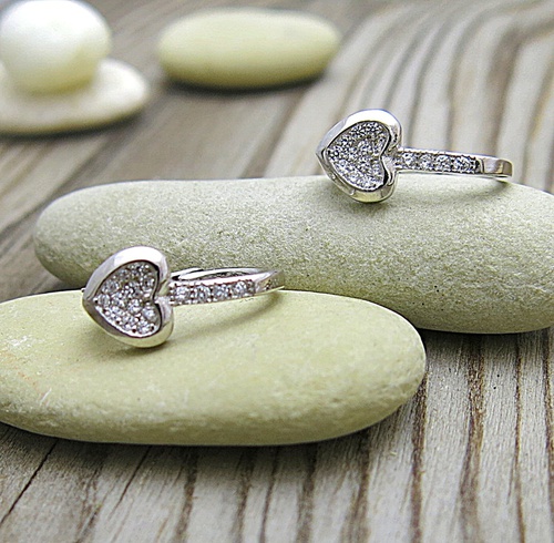 Stříbrné náušnice se srdíčky Stříbrné náušnice se srdíčky 1