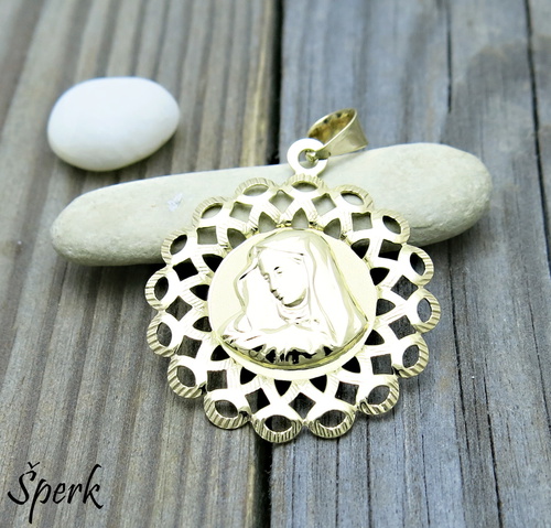Zlatý přívěsek – medailon, madona 1