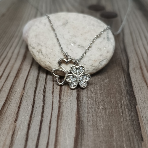 Stříbrný náhrdelník s trojlístky 1