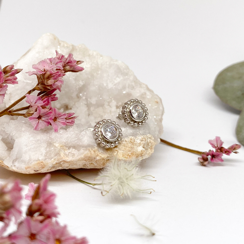 Stříbrné náušnice se zirkonem a kuličkami Stříbrné náušnice se zirkonem a kuličkami 1