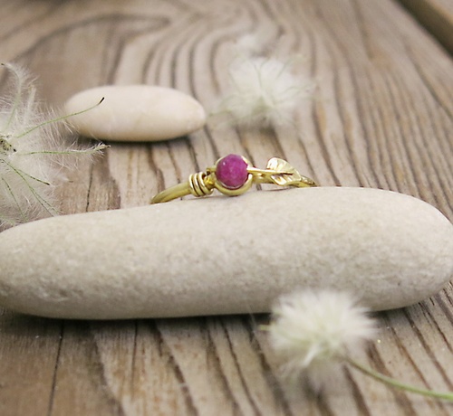 Prsten s rubínem ~ žluté zlato  Prsten s rubínem ~ žluté zlato  1