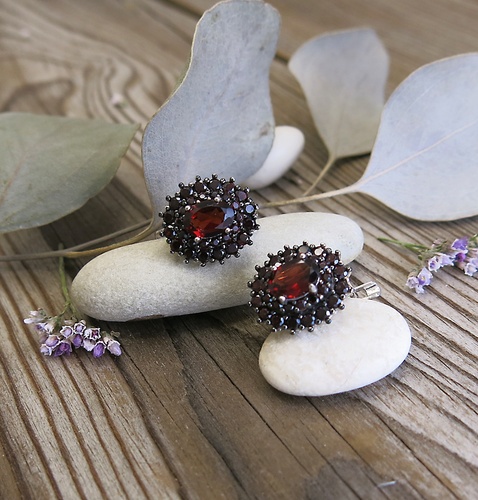 Stříbrné náušnice s Granátem. Stříbrné náušnice s Granátem. 1