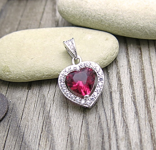 Červené srdce ~ stříbrný přívěsek 1