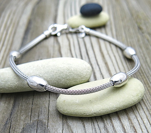 Stříbrný náramek – oválky 1