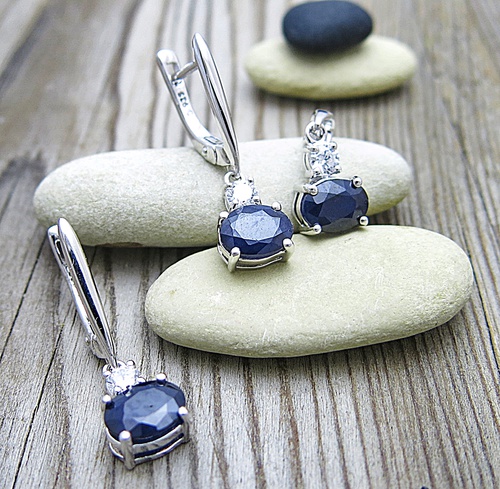 Souprava se safírem a zirkony ~ stříbro  Souprava se safírem a zirkony ~ stříbro  1