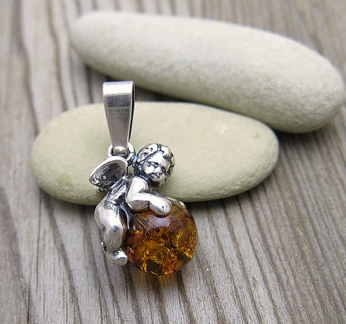 Přívěsek anděl s jantarem ~ stříbro  Přívěsek anděl s jantarem ~ stříbro  1