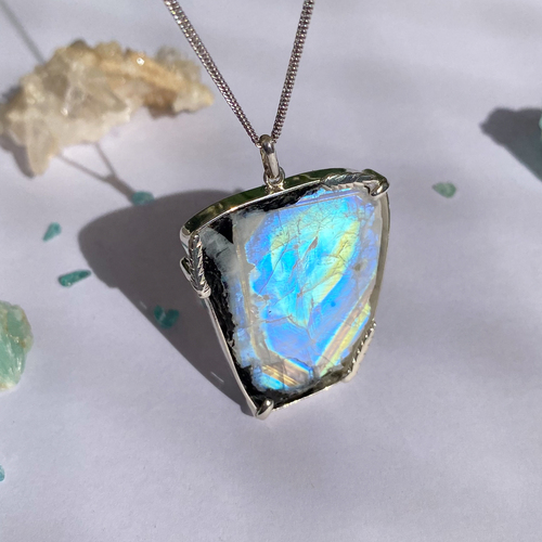 Měsíční kámen s lístky ~ autorský šperk 1