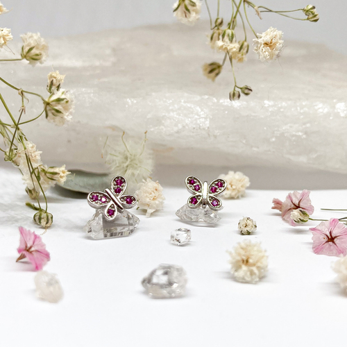 Stříbrné náušnice na šroubek - motýlci s růžovými zirkony 1