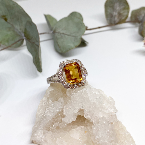 Stříbrný prsten s citrínem a zirkony 1